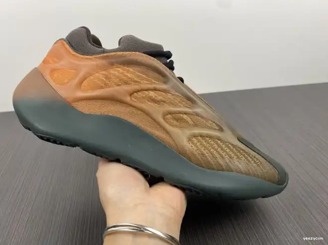 V3 Adidas Copfade Yeezy GY4109 Boost 700 0705